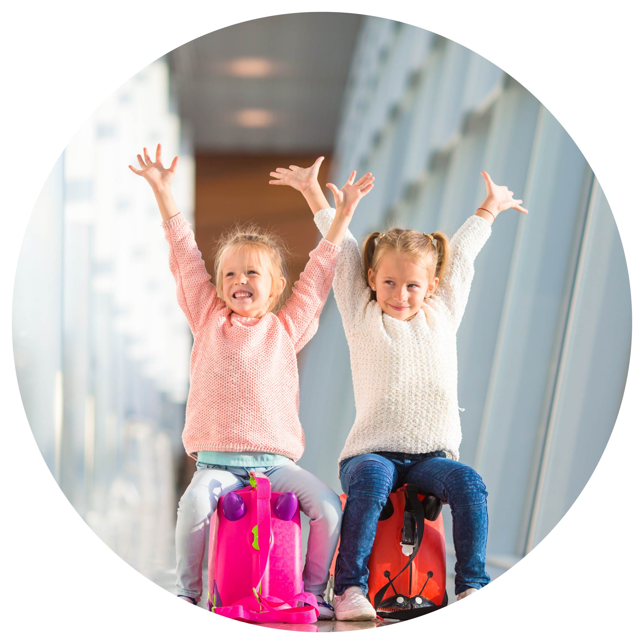 kids at aiport 01